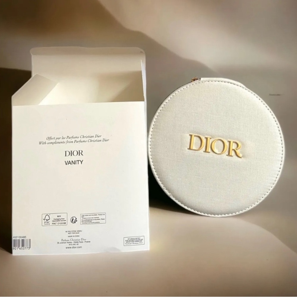 Dior Beauty Travel Case - Picture 2 of 8